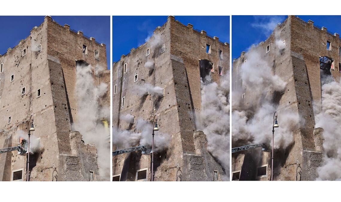 Mehrere Bauarbeiter wurden unter den Trümmern verschüttet.