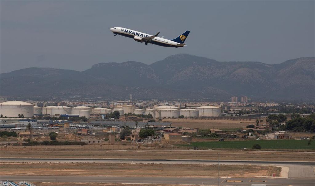 Mehrere Flüge wurden umgeleitet. (Symbolbild)