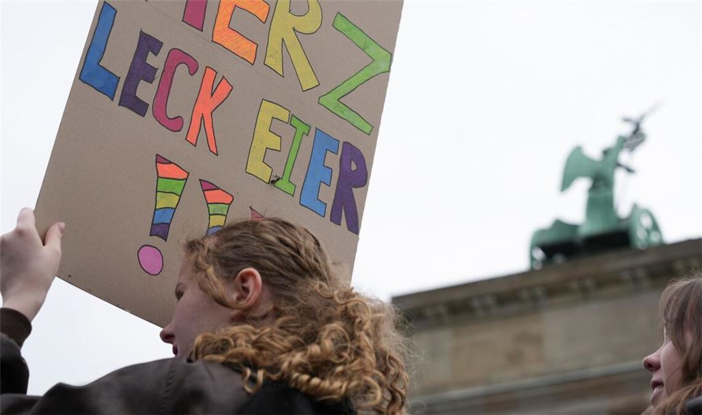 "Mehrzweckeier" klingt sehr nach "Merz leck Eier". (Archivbild)