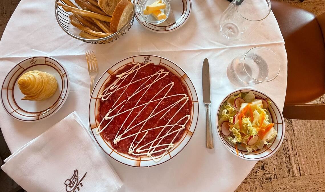 Meist wird Carpaccio als Vorspeise servert.
