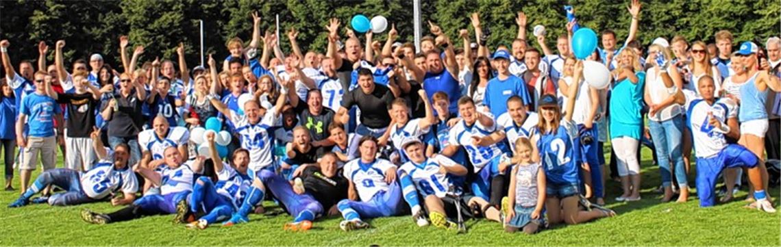 Meister der American-Football-Oberliga: Großer Jubel bei Spielern und Fans. Foto: privat