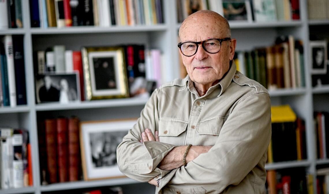 Unkreativ? Filmbranche adaptiert manche Romane immer wieder Meister der Literaturverfilmung in Deutschland ist Volker Schlöndorff. Lange bevor "The Handmaid’s Tale – Der Report der Magd" ein Welthit wurde, hatte er schon einen Film nach dem Buch von Margaret Atwood gemacht.
