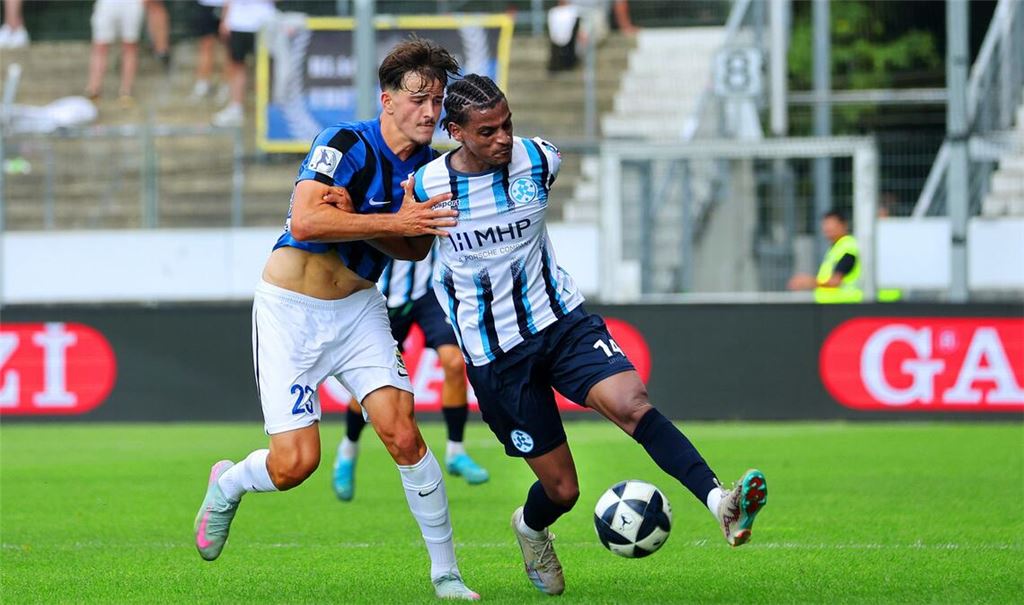 Melkamu Frauendorf (re.) erzielte den 1:1-Ausgleich.