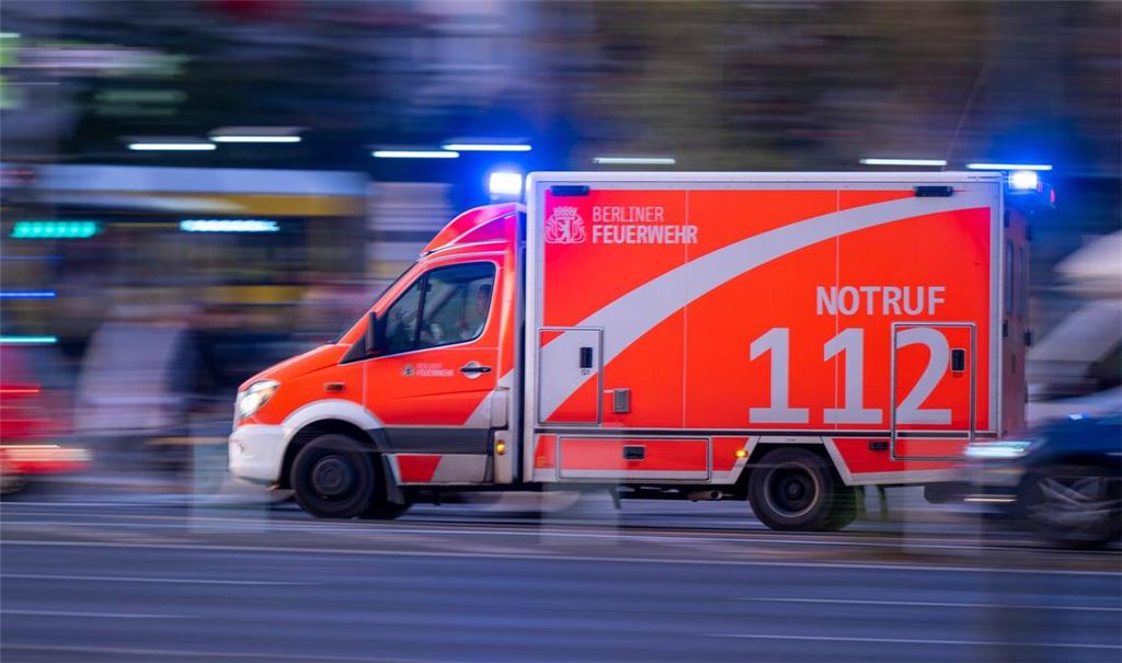 Meningokokken sind Bakterien, die durch Tröpfchen etwa beim Husten oder Niesen auf andere Menschen übertragen werden (Symbolbild).