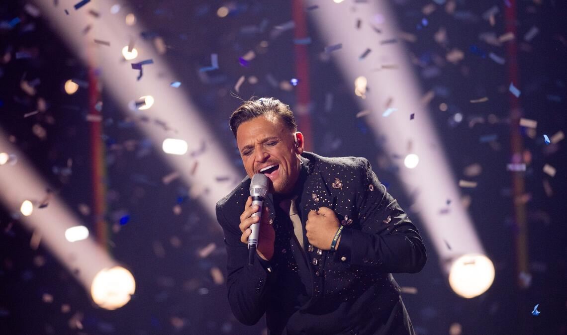 Menowin Fröhlich steht im Finale der RTL-Casting-Show „Deutschland sucht den Superstar“ (DSDS) auf der Bühne im Coloneum.