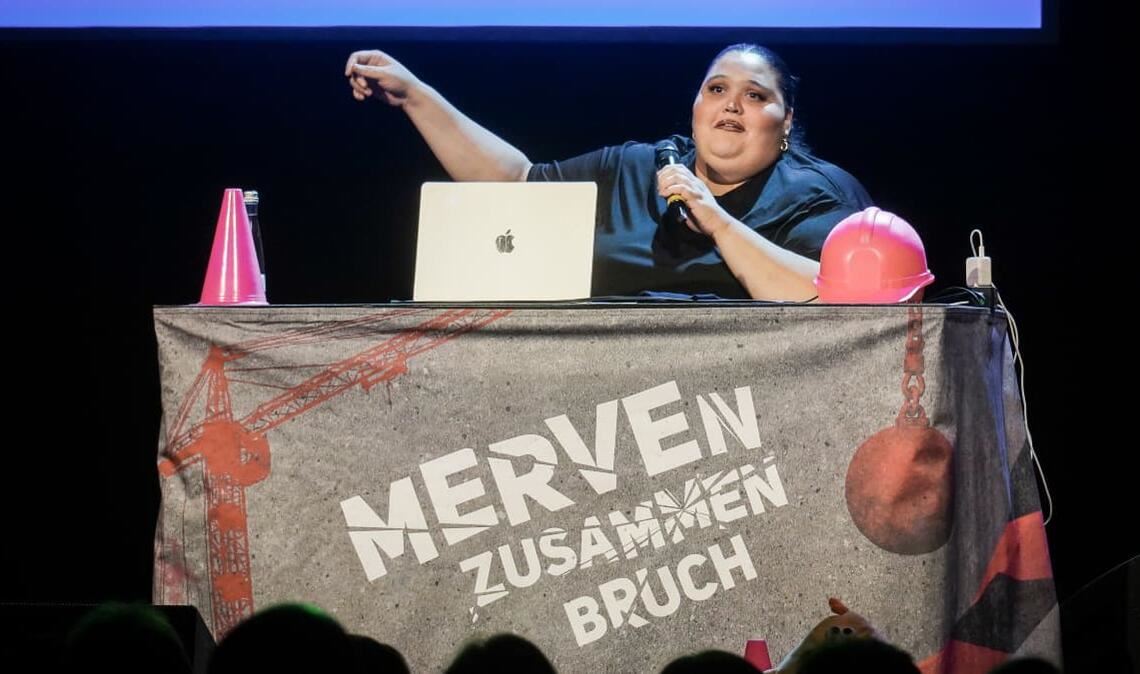 Merve Terzi bei ihrer Commedy-Show&nbsp; im Wizemann.
