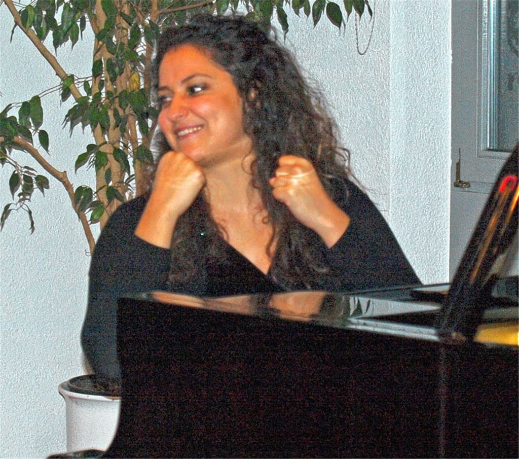 Meryem Natalie Akdenizli.