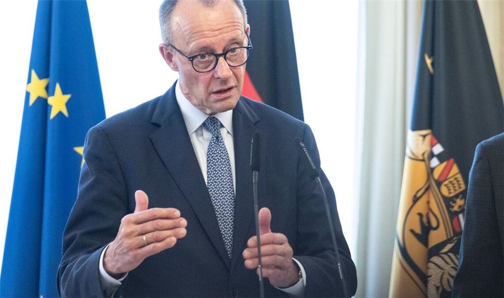 Merz sieht Chancen, aber auch Risiken der KI.