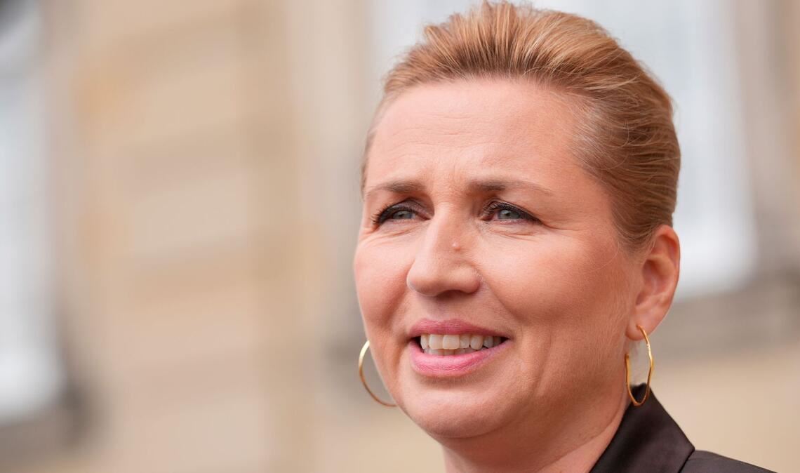 Mette Frederiksen bleibt Regierungschefin.