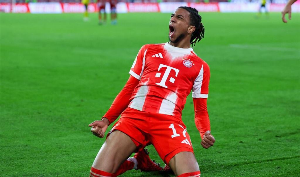 Michael Olise jubelt über sein 2:0.