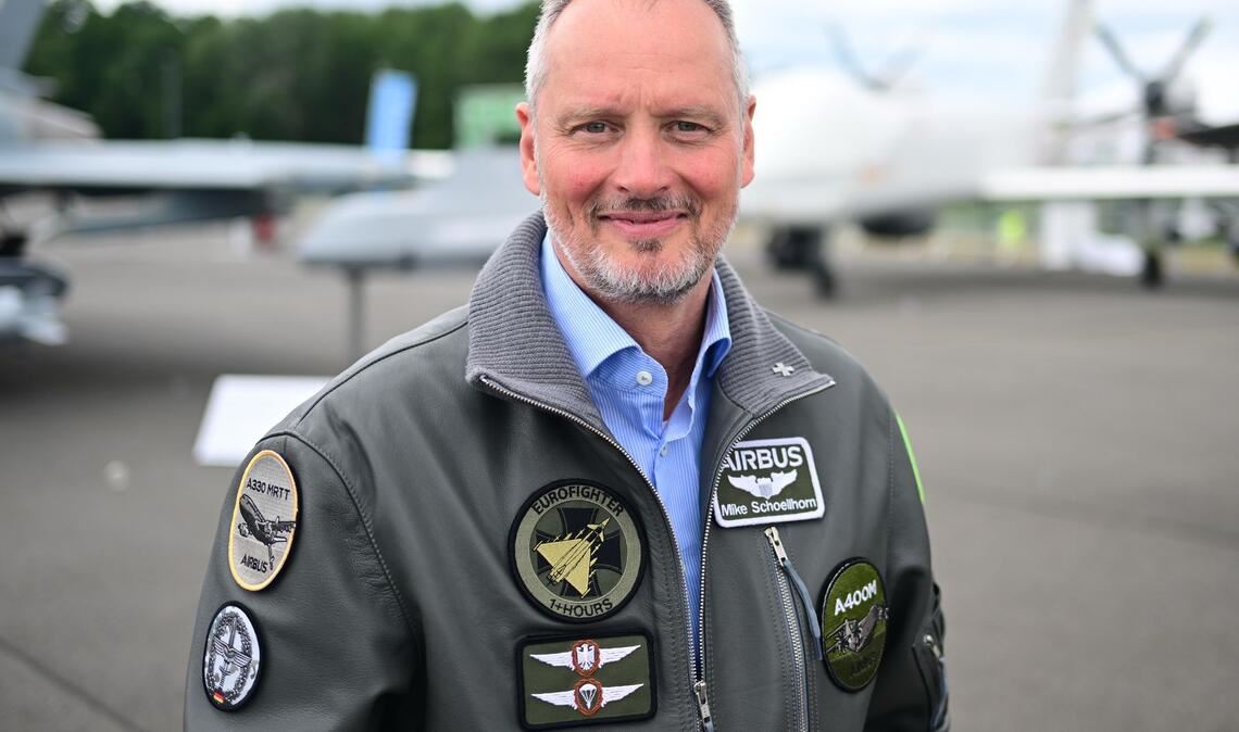 Michael Schöllhorn, Chef von Airbus Defence and Space, will mit seinem Unternehmen auch weiterhin an einem neuen Kampfflugzeug mitarbeiten.