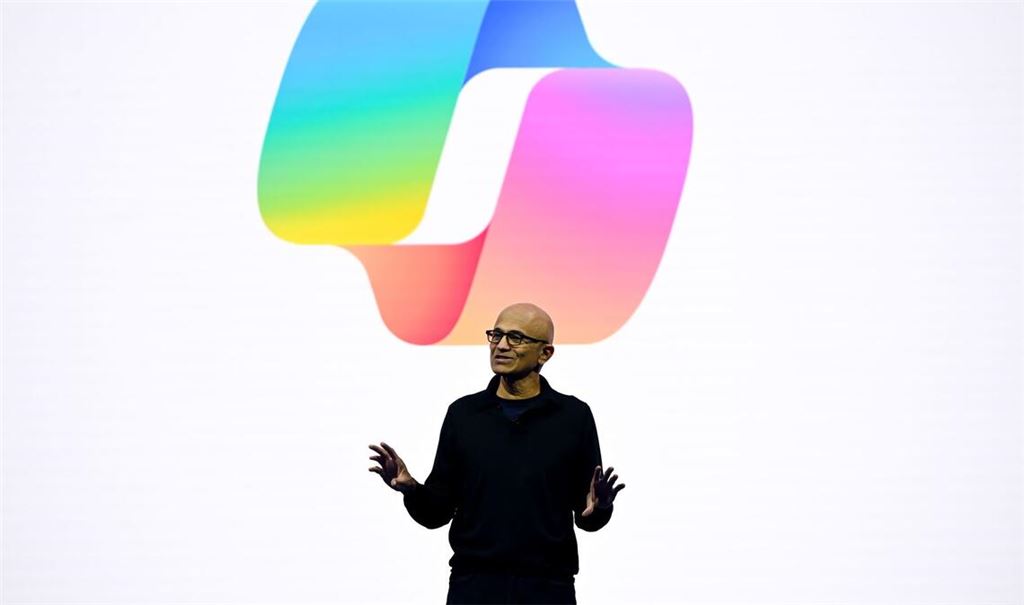 Microsoft-Konzernchef Satya Nadella umwirbt europäische Kunden mit Sicherheitsgarantien.