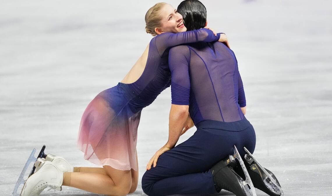 Minerva Hase (l) und Nikita Volodin krönten ihre Saison mit WM-Gold.