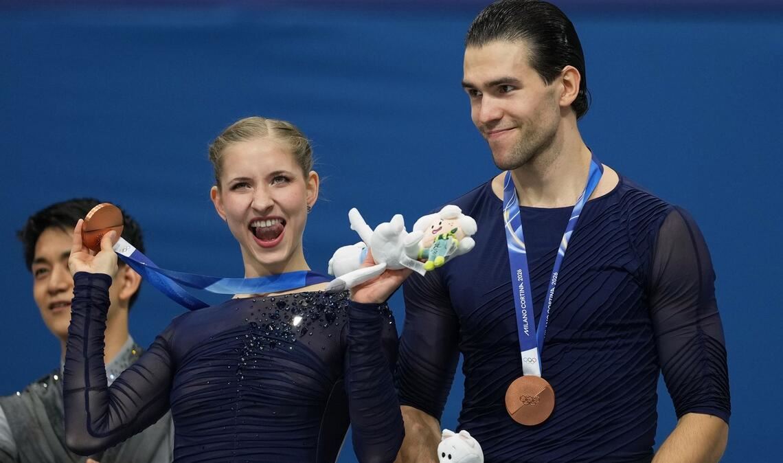 Minerva Hase (l) und Nikita Volodin (r) freuten sich über Bronze.