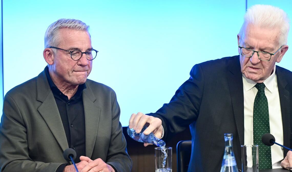 Ministerpräsident Kretschmann hatte in einer Pressekonferenz betont, dass es sich bei der Veröffentlichung des alten Hagel-Videos nicht um eine konzertierte Aktion der Grünen gehandelt habe.