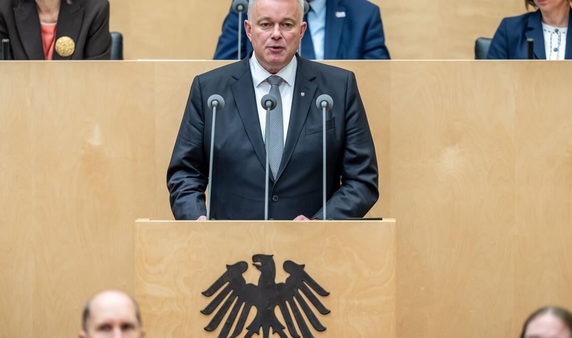 Ministerpräsident Schnieder warnte vor einer Gefährdung von Versorgungsstrukturen.