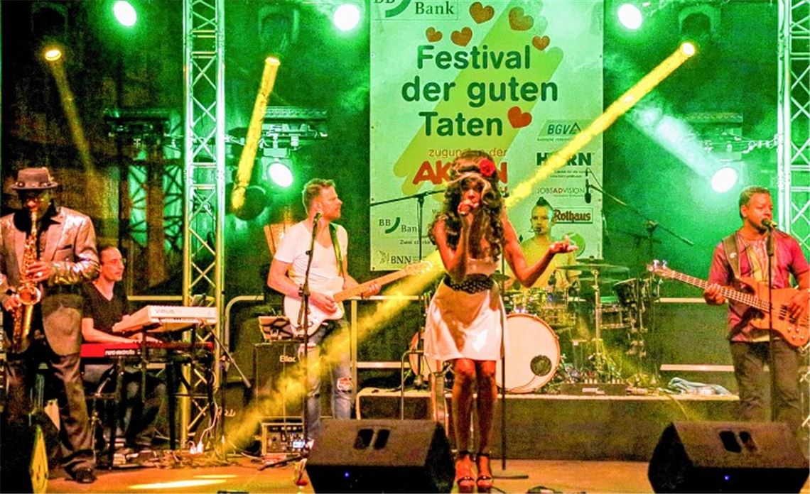 „Miss Kavila“ bringt das Publikum in Fahrt