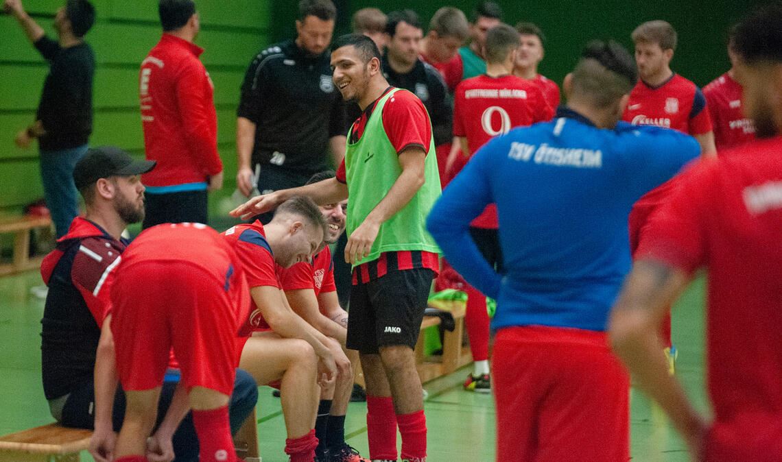 Mit 4:0 schlagen die Sportfreunde Mühlacker den TSV Ötisheim - fürs Halbfinale r...