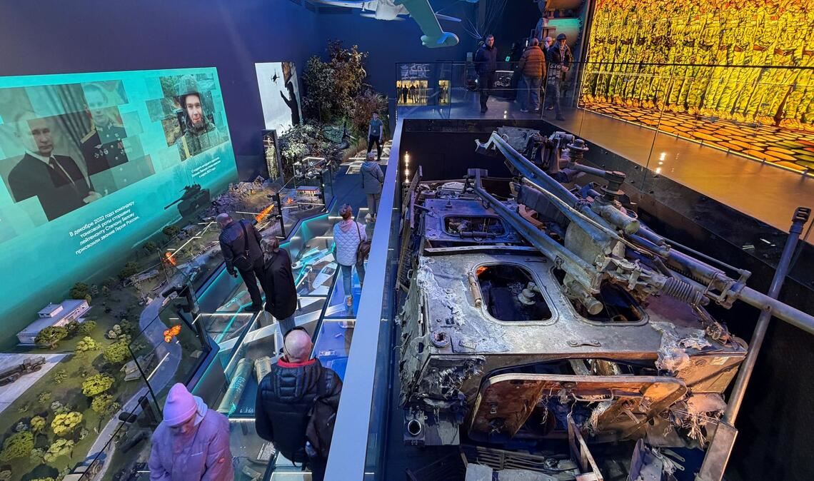 Mit Ausstellungen zum Angriffskrieg gegen die Ukraine will Russlands Machtapparat auch Akzeptanz schaffen für die Soldaten, die wieder in die Gesellschaft zurückkehren.