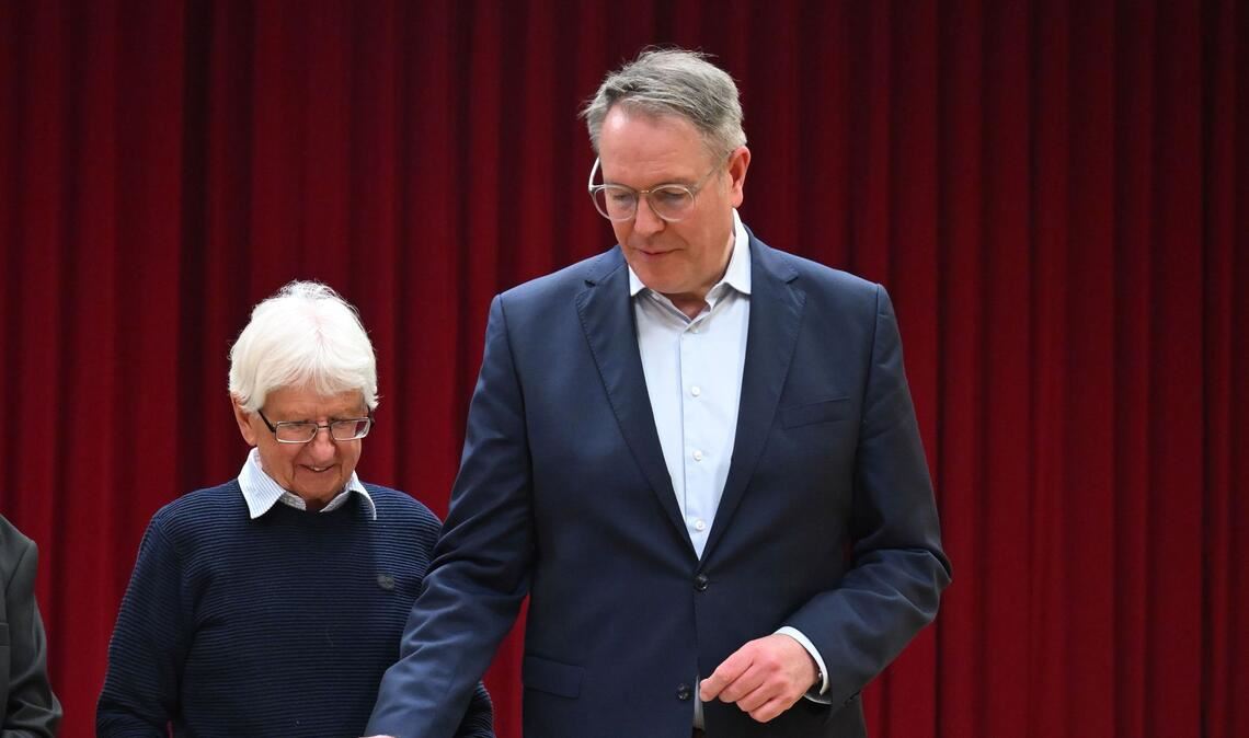 Mit Blick auf das Ergebnis betonte Schweitzer: "Es wird knapp, das weiß man. Das ist in Rheinland-Pfalz so."