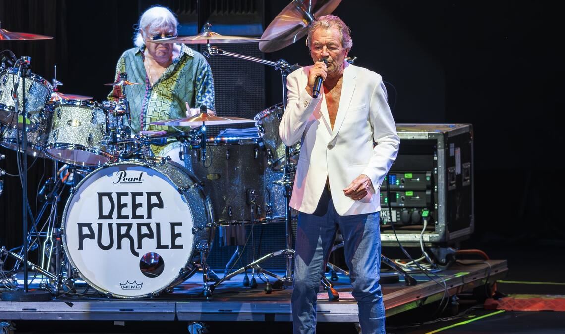 Ian Gillan zum 80. - "Plötzlich wurde es anstrengend" Mit Deep Purple steht Sänger Ian Gillan (mit Schlagzeuger Ian Paice) immer noch regelmäßig auf der Bühne. (Archivfoto)