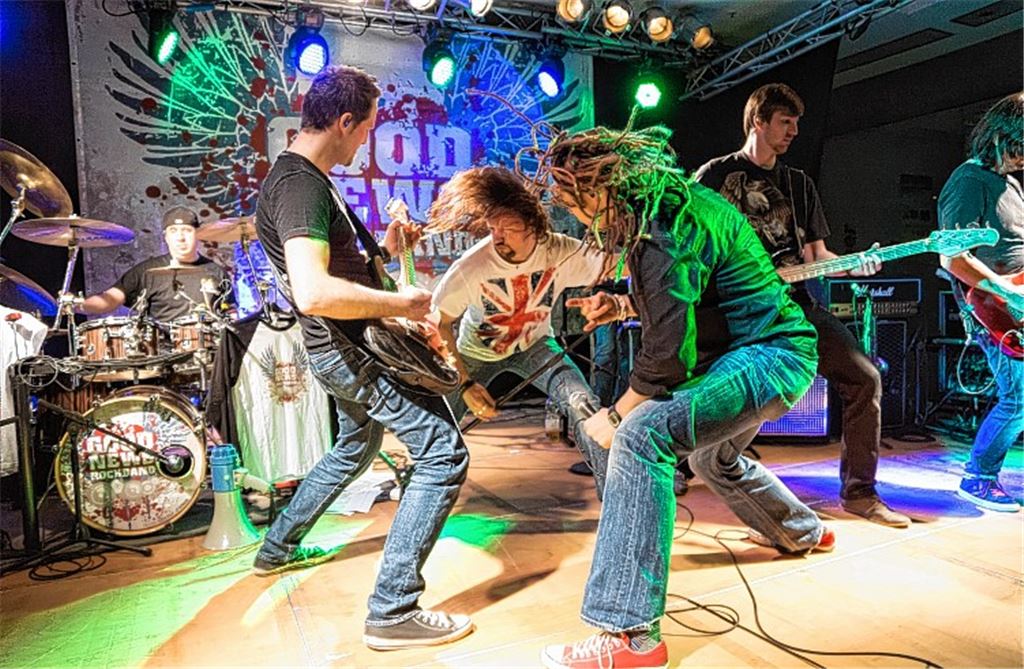Zwei Bands rocken Lomersheim