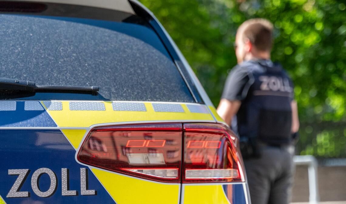 Mit Hunderten Einsatzkräften gab es eine Großaktion von Polizei und Zoll. (Symbolbild)