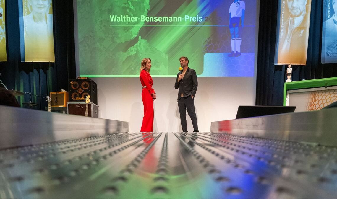 Mit Moderatorin Katrin Müller-Hohenstein plauderte er auch über seine jüngsten Kinobesuche.