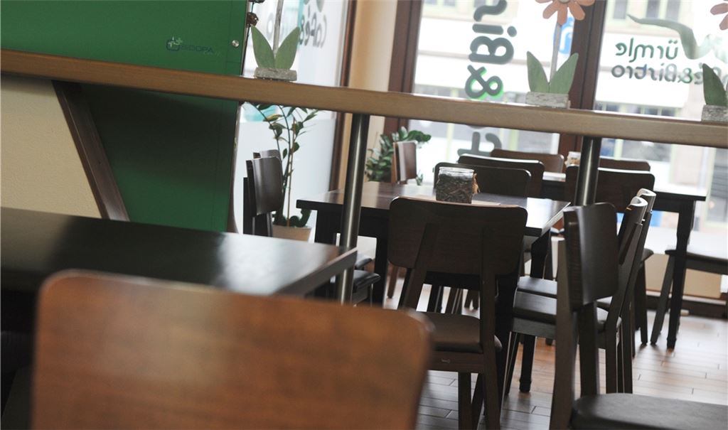Mit Sicherheit öffnen: Nach diesem Prinzip streben die Bürgermeisterinnen und Bürgermeister der 28 Städte und Gemeinden im Kreis Lockerungen auch für die Gastronomie an.Symbolbild: Fotomoment