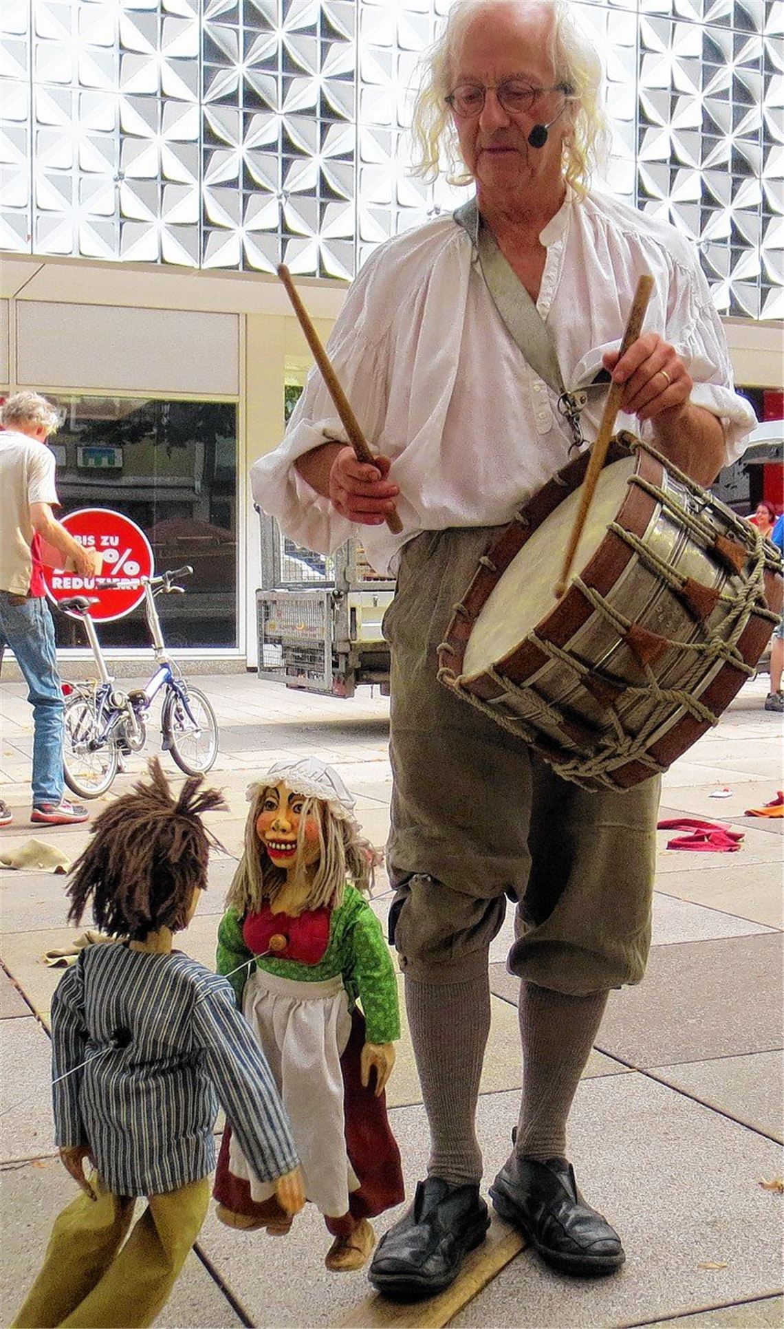 Puppenspieler machen Theater