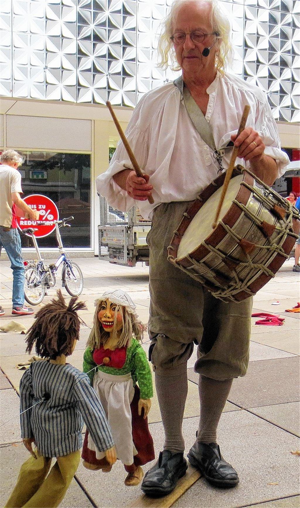 Puppenspieler machen Theater