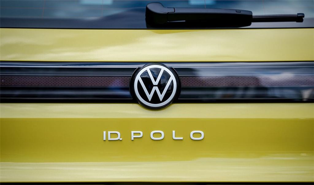 Mit dem ID. Polo verabschiedet sich VW von den Nummern in den Modellnamen und kehrt zu den bekannten Bezeichnungen zurück. Die Studie hatte noch ID.2all geheißen. (Archivbild)