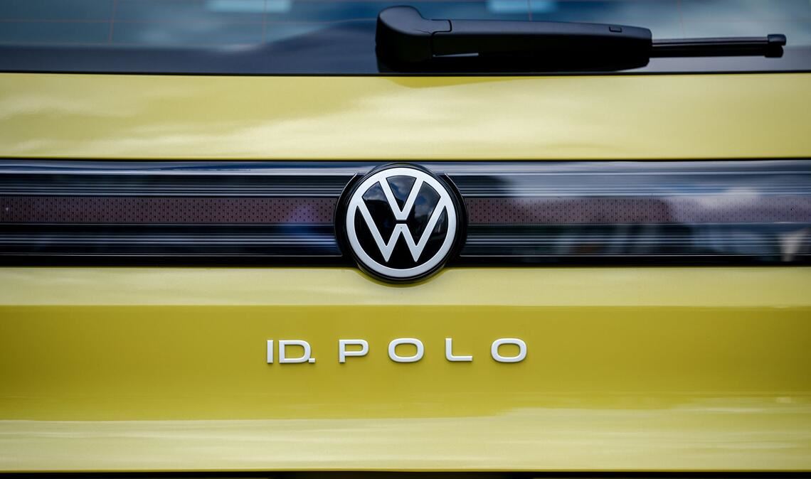 Mit dem ID. Polo verabschiedet sich VW von den Nummern in den Modellnamen und kehrt zu den bekannten Bezeichnungen zurück. Die Studie hatte noch ID.2all geheißen. (Archivbild)