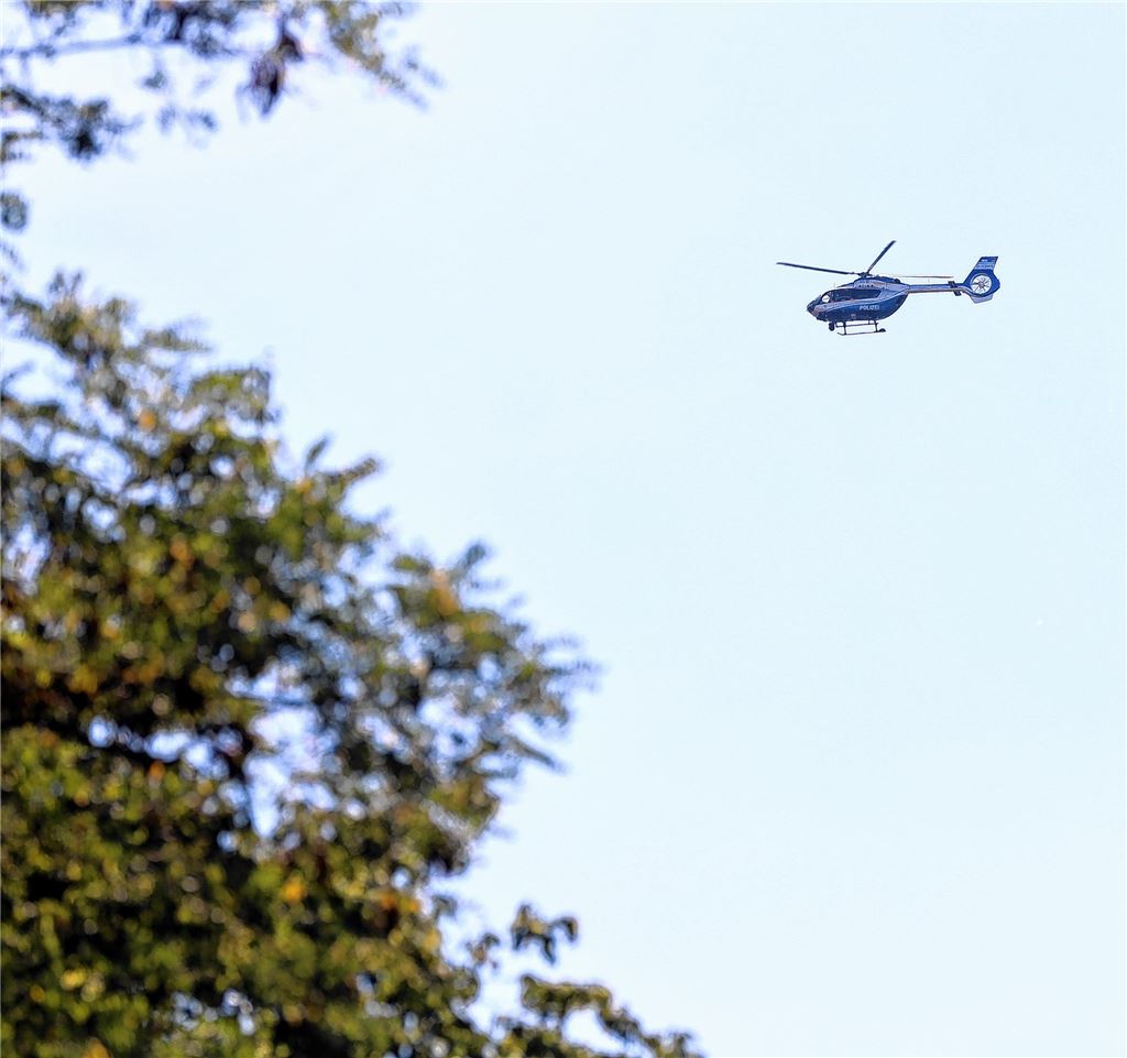 Hubschrauber sucht nach vermisster Patientin