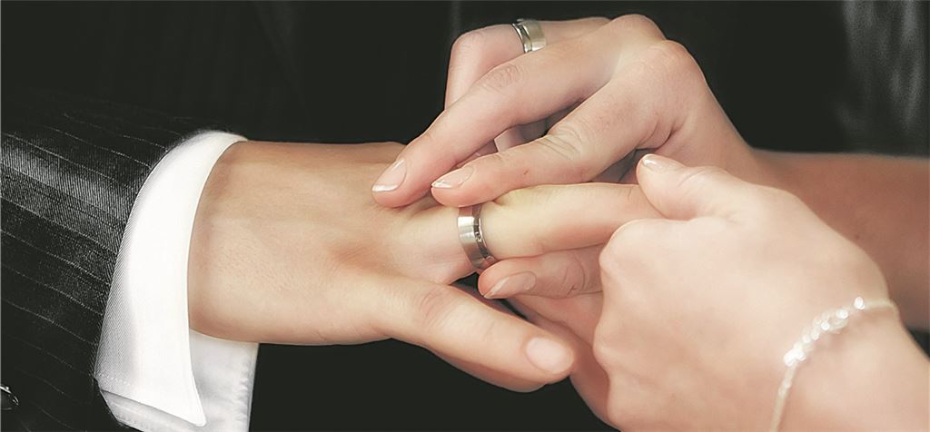 Mit dem Tausch der Ringe wird der Bund fürs Leben besiegelt – besonders oft wird das in diesem Jahr am 22. Februar der Fall sein.Foto: pixabay.com
