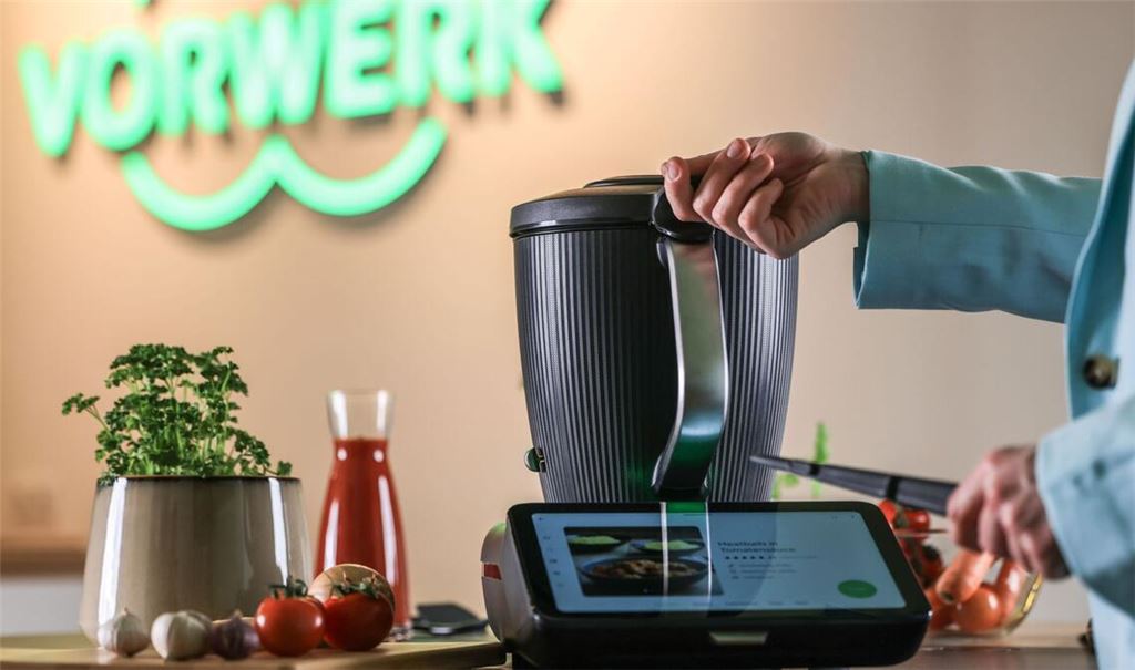 Mit dem Thermomix kann man unter anderem Lebensmittel zerkleinern, vermischen und erhitzen.