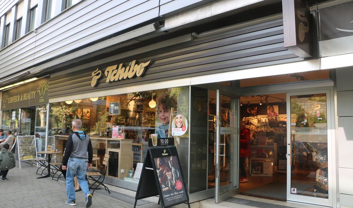 Mit der Aufgabe des Tchibo-Shops gegenüber der Drehscheibe kündigt sich eine weitere Vakanz an. Foto: msr