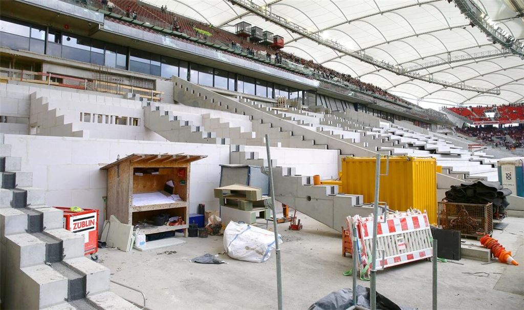Mit der sanierten Haupttribüne will der VfB Stuttgart von Ende 2024 an mehr Geld einnehmen. Allerdings steigt auch seine Belastung.