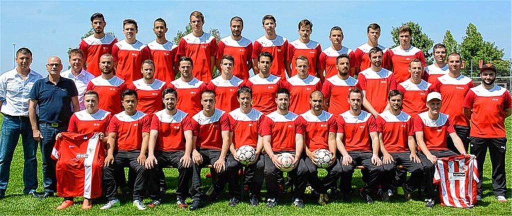 Mit diesem Kader will der TSV Wiernsheim in der kommenden Saison den Aufstieg in die B-Liga schaffen. Spätestens 2017 soll der Sprung in die Kreisliga A gelingen. Foto: Fotomoment