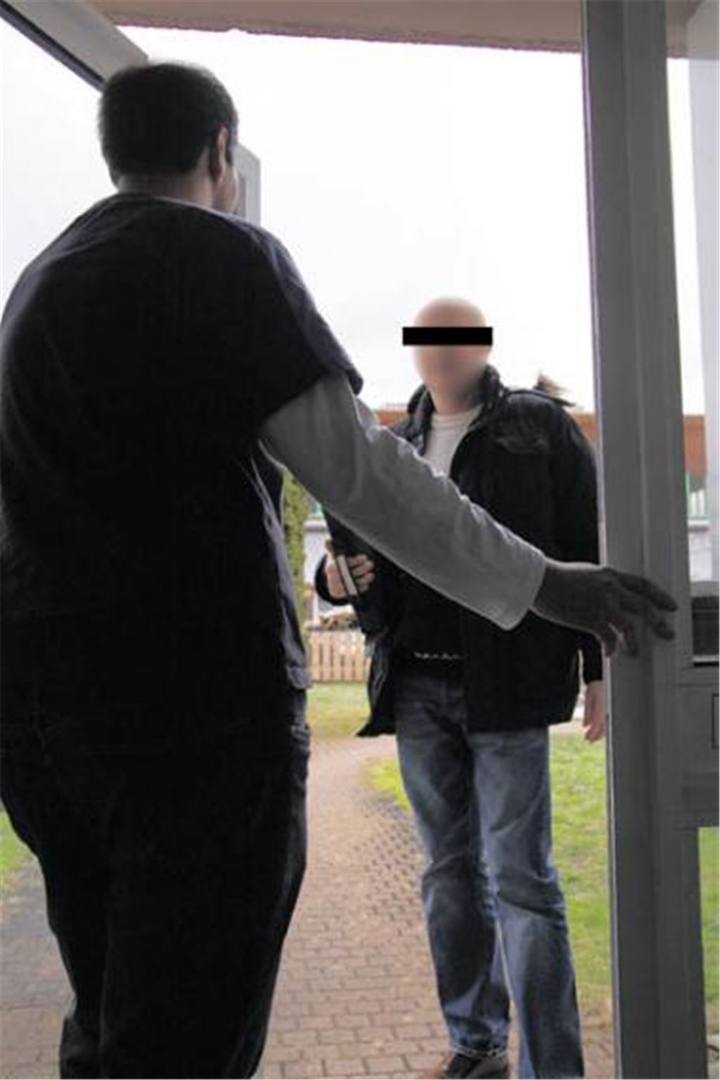 Mit dubiosen Methoden versuchen manche Drücker, an der Haustür zu Geschäftsabschlüssen zu kommen. Foto: Eigner