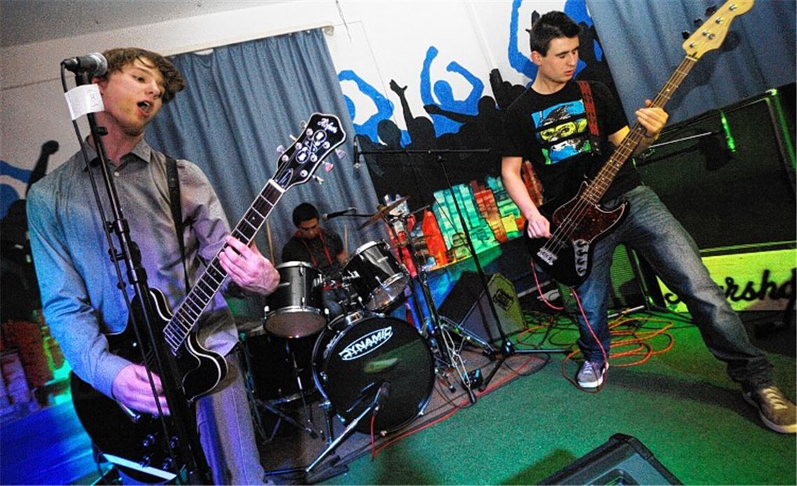 Mit eigener Stilistik präsentieren sich „Soundwave“ aus Lienzingen.