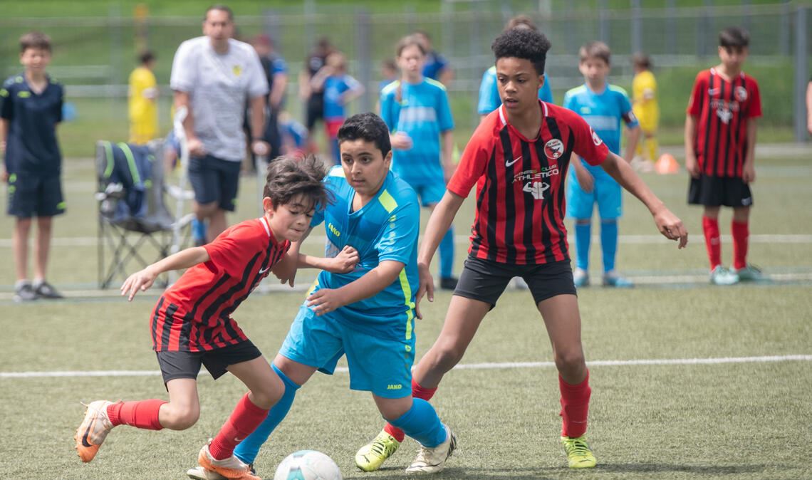 Mit einem 1:1-Unentschieden endet das E-Jugend Vorrundenspiel SG Platte 1 (in Rot) gegen Phönix Lomersheim.