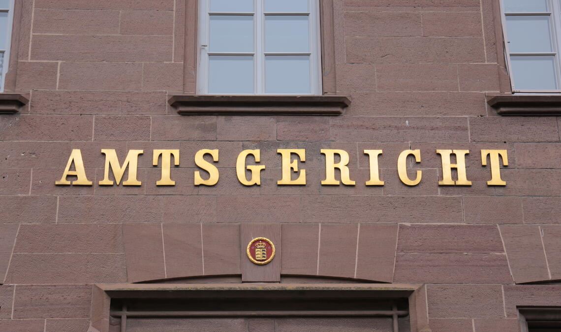 Mit einem Betrug bei der Abrechnung von Pflegeleistungen befasst sich das Amtsgericht Maulbronn. Schaden für die AOK: 12000 Euro. Symbolfoto: Archiv