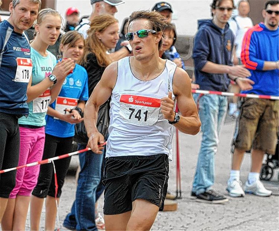 Mit einem Start-Ziel-Sieg beim Hermann-Hesse-Lauf holt sich Sebastian Kienle Selbstvertrauen für Texas. Foto: Fritsch
