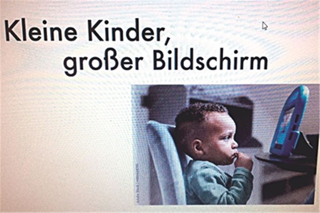 Mit einem Symbolbild verdeutlicht Dr. Ulrike Gaiser ihre Ausführungen zum Medienkonsum von Kindern. Foto: Stahlfeld