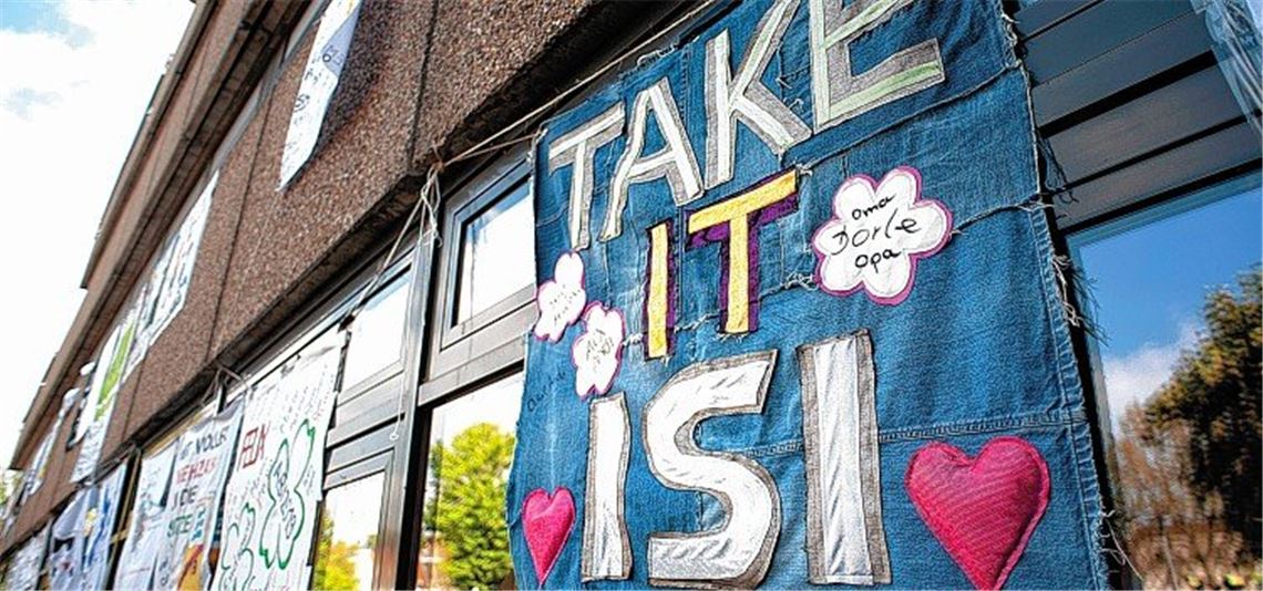 Schüler sind im Prüfungsstress Schüler sind im Prüfungsstress