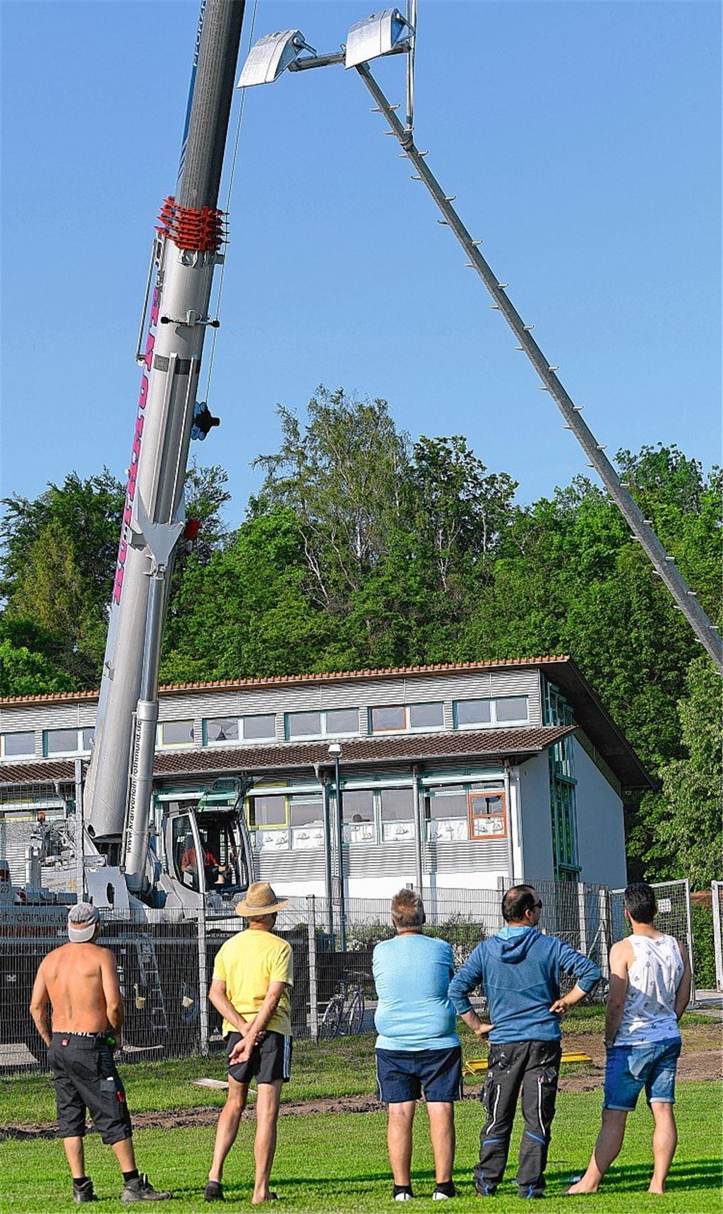 Die Masten stehen wieder