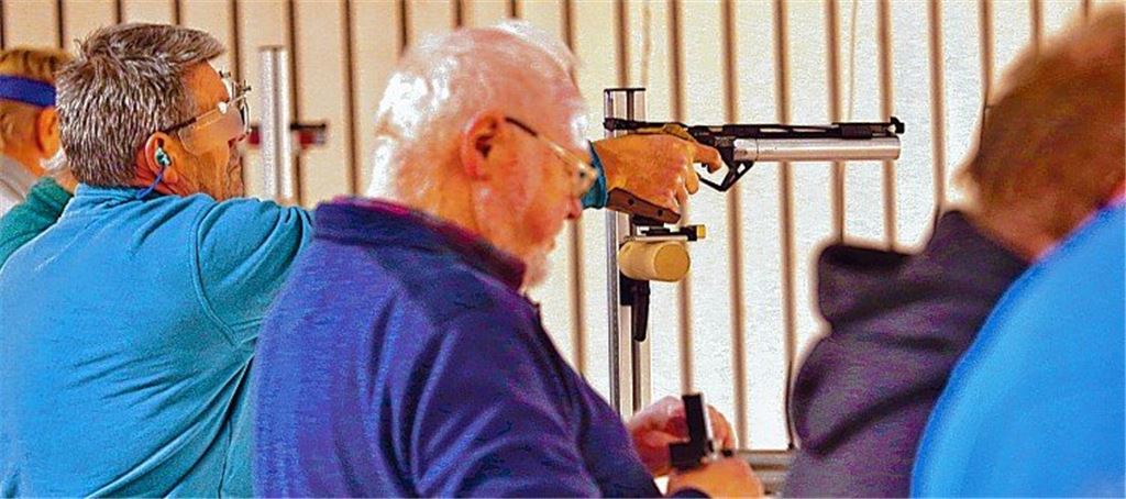 Schützen treffen sich in Enzberg