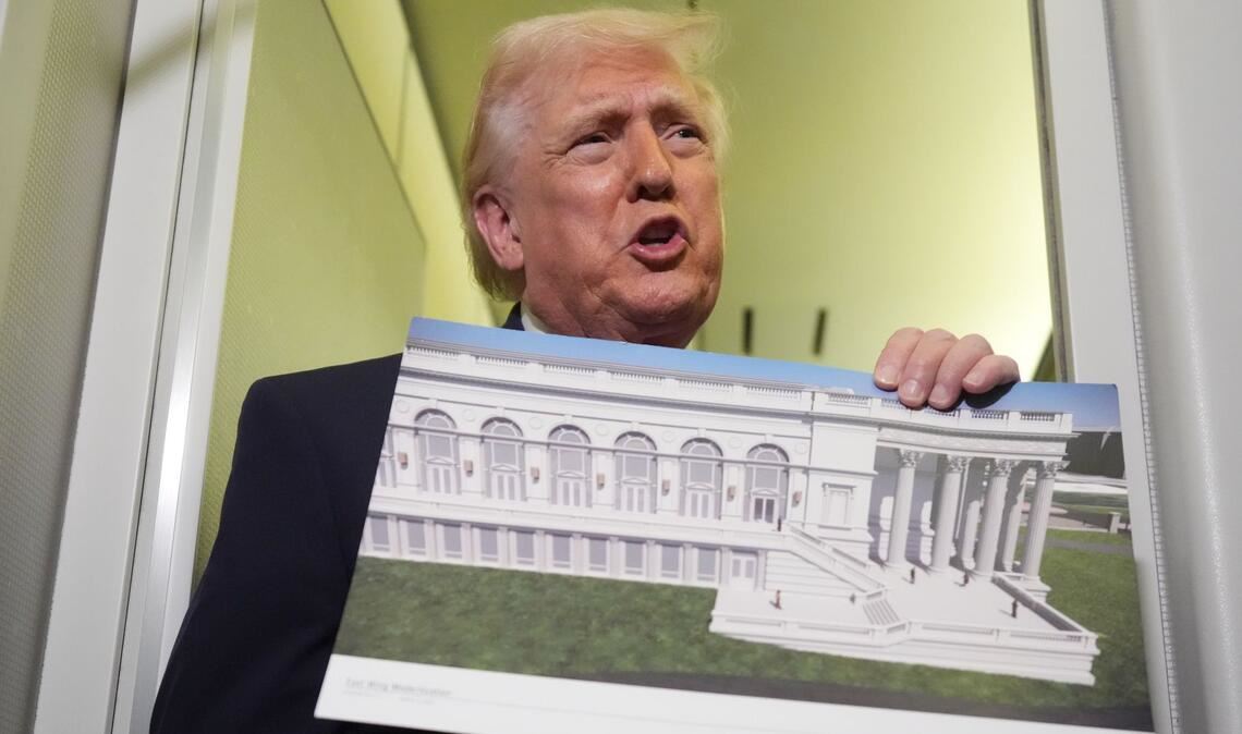 Mit kostspieligen Repräsentationsprojekten wie dem Ballsaal des Weißen Hauses und einem riesigen Triumphbogen knüpft Trump an das Verhalten früherer Könige an (Archivbild).