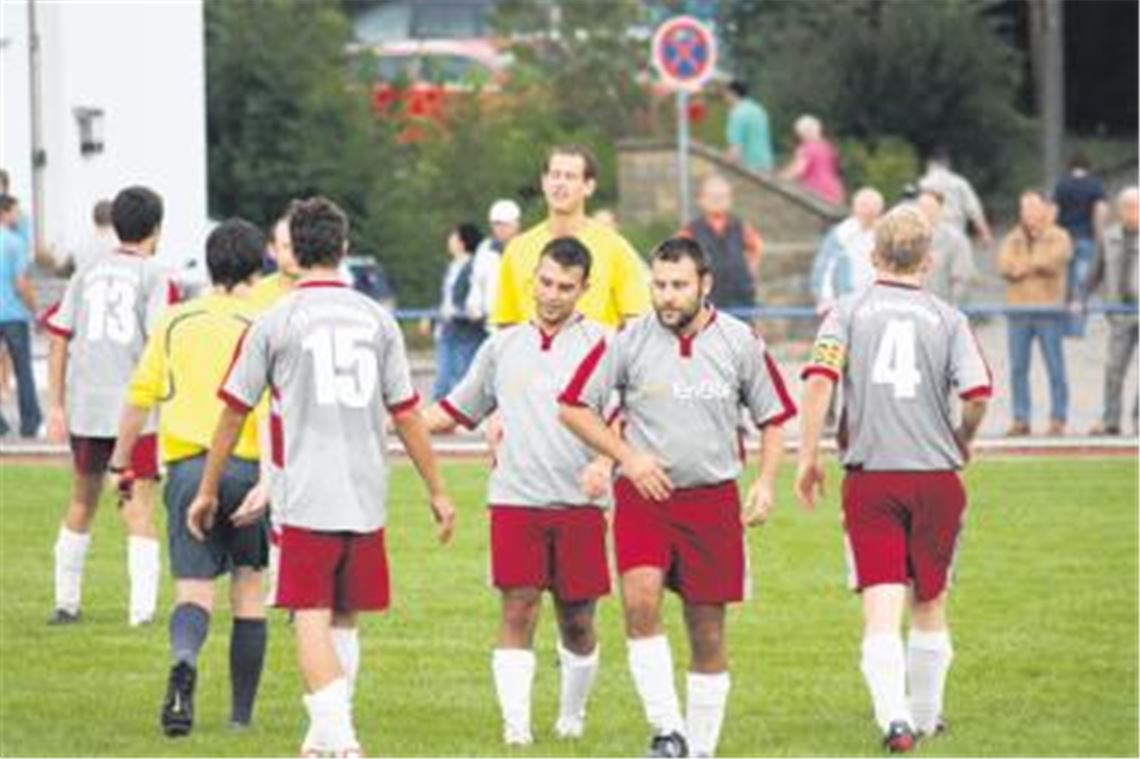 Mit scheinbar stoischer Gelassenheit nehmen die Knittlinger ihre Erfolgsserie hin. Nun wartet mit dem SVK Beiertheim ein Landesligist. Foto: Schäfer